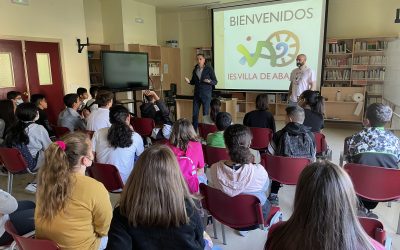Los alumnos de los colegios visitan el IES Villa de Abarán